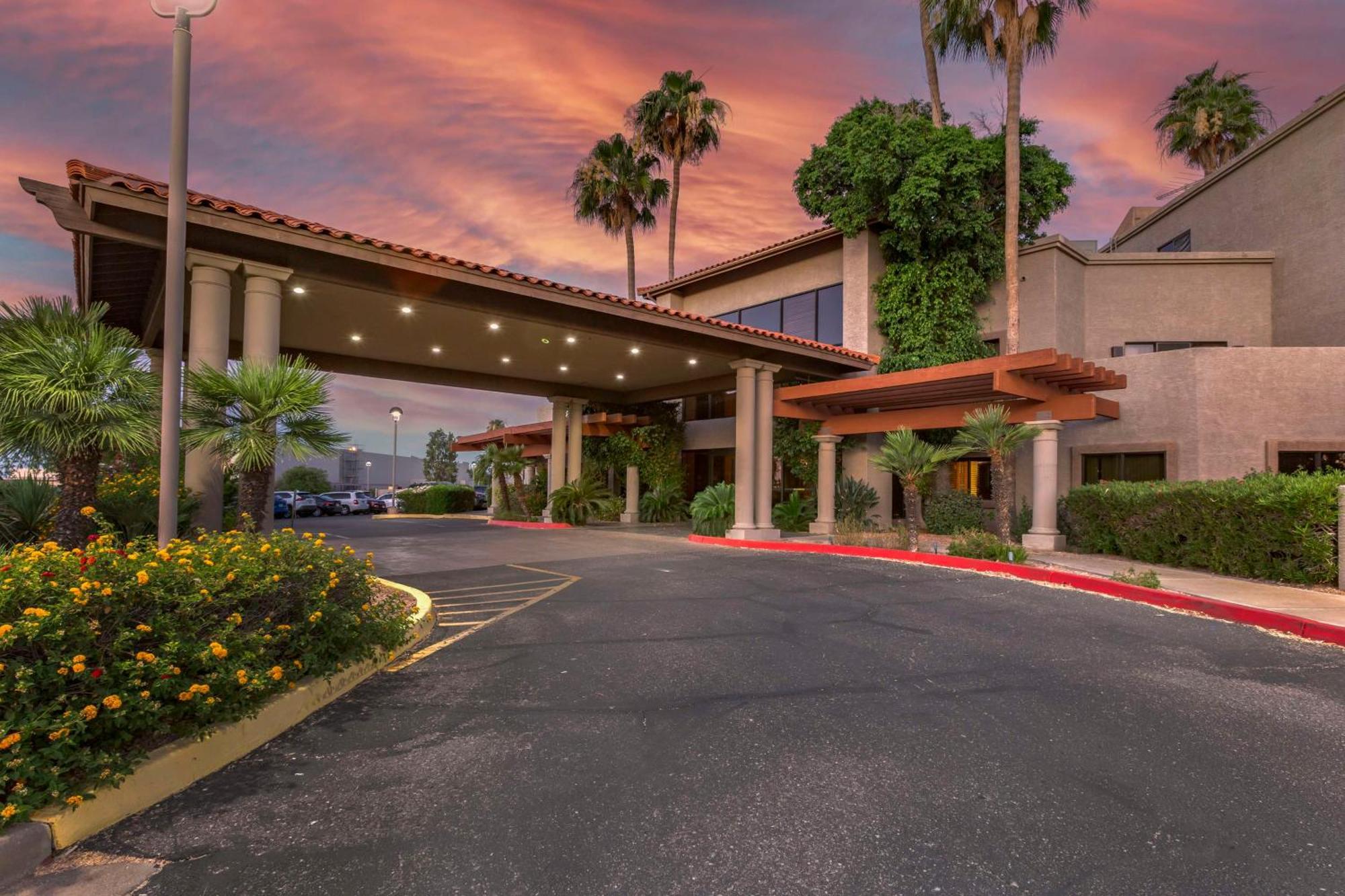 Best Western Plus Scottsdale Thunderbird Suites מראה חיצוני תמונה
