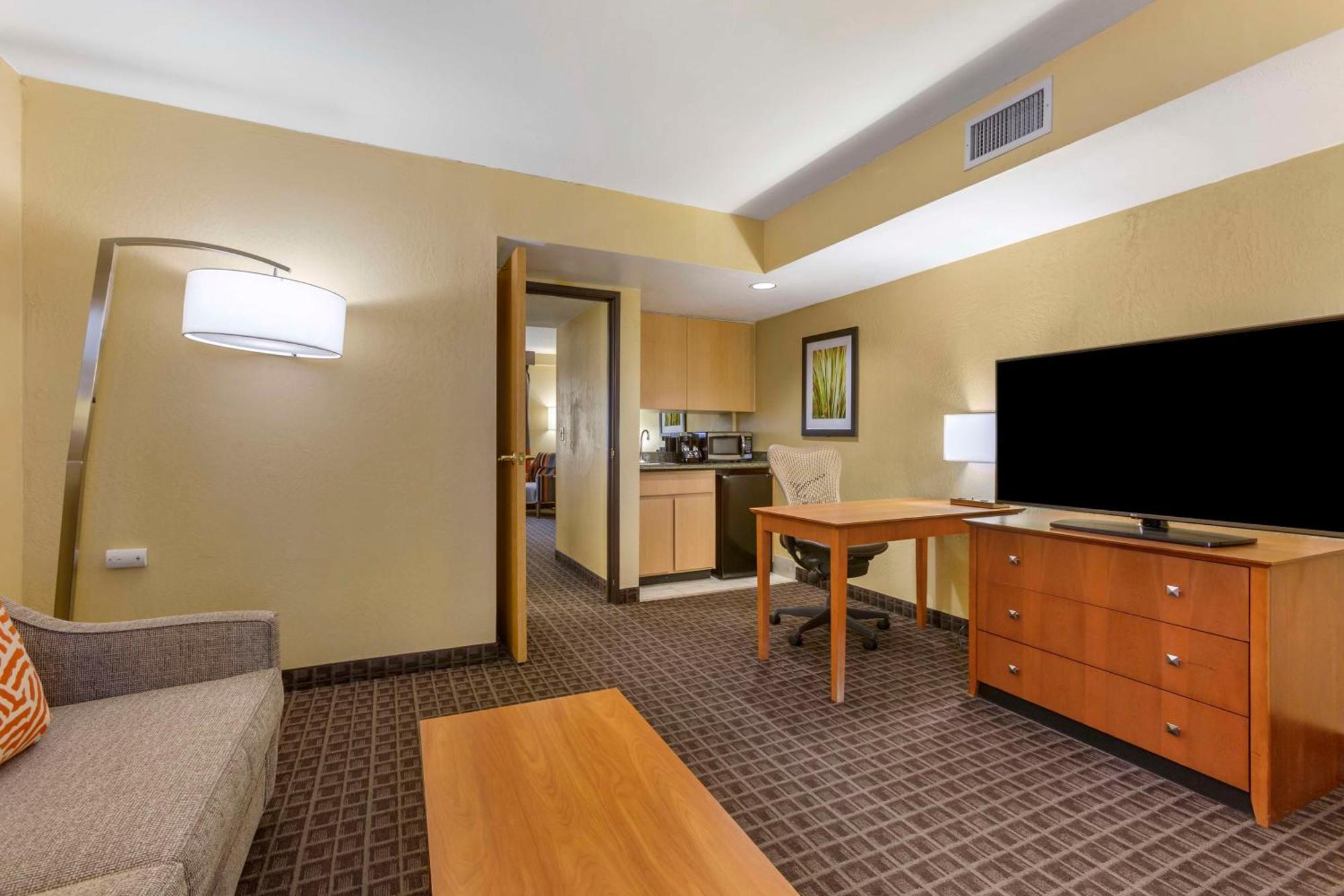 Best Western Plus Scottsdale Thunderbird Suites מראה חיצוני תמונה