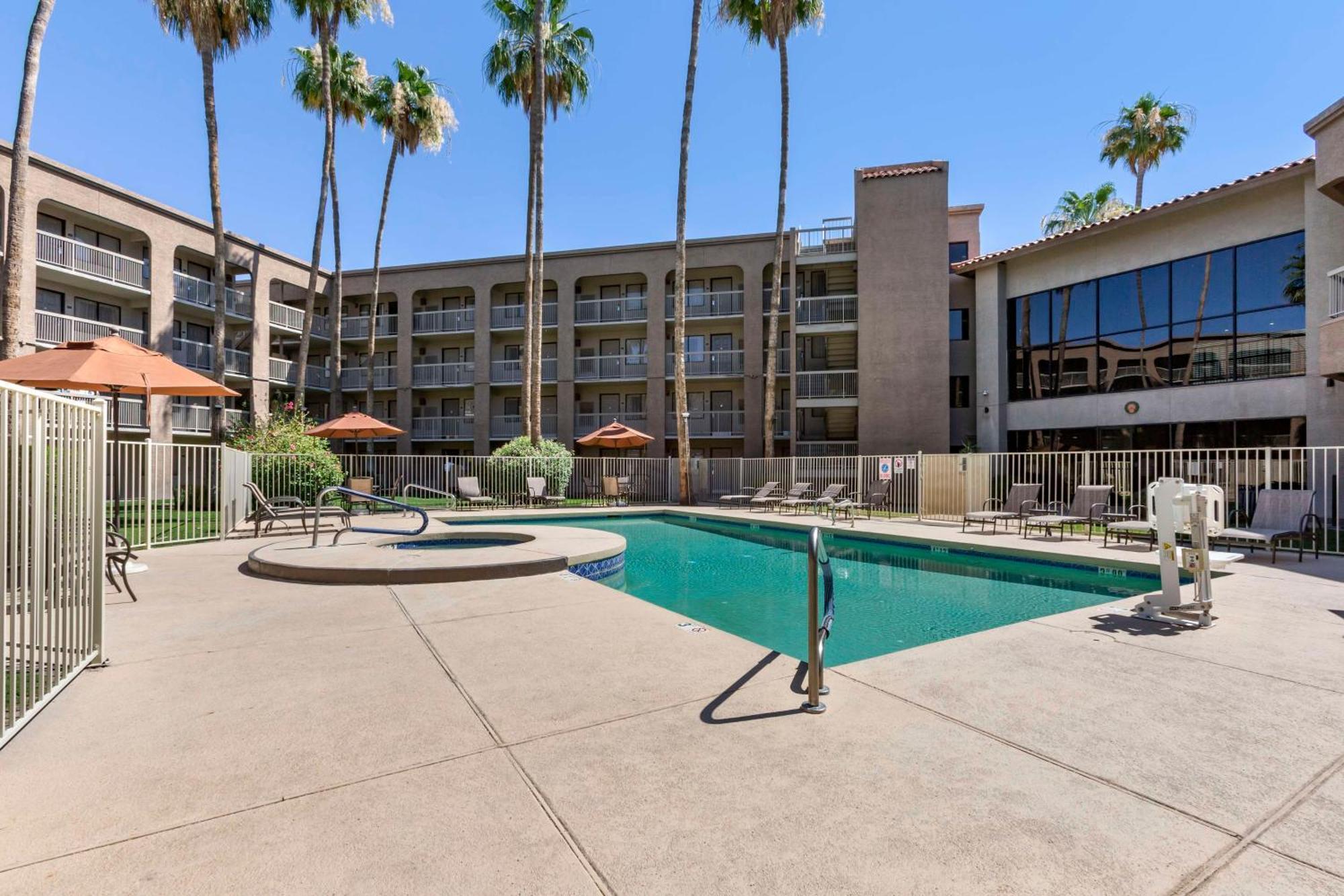 Best Western Plus Scottsdale Thunderbird Suites מראה חיצוני תמונה