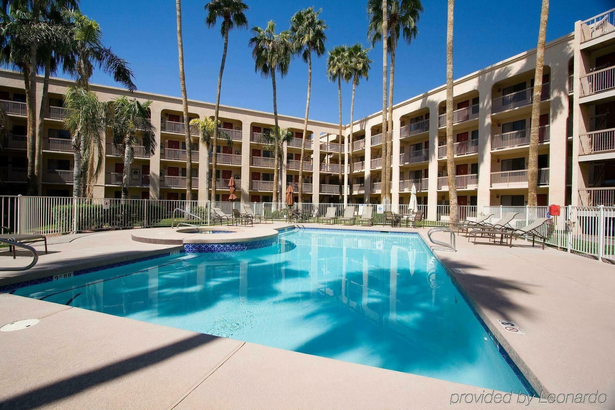 Best Western Plus Scottsdale Thunderbird Suites מראה חיצוני תמונה